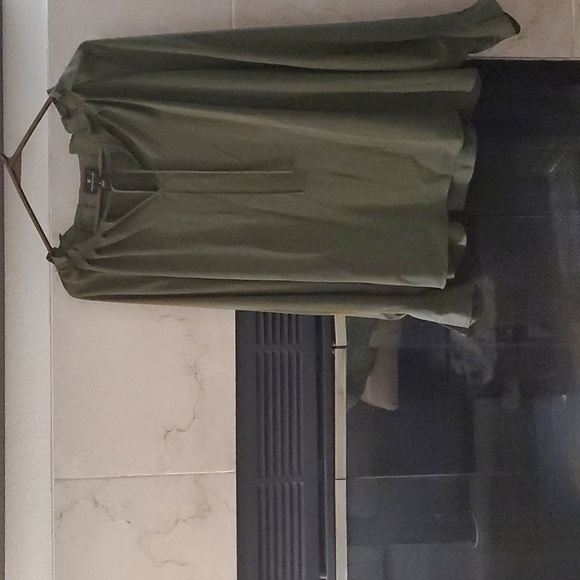 Worthington EUC Blouse - Picture 2 of 8